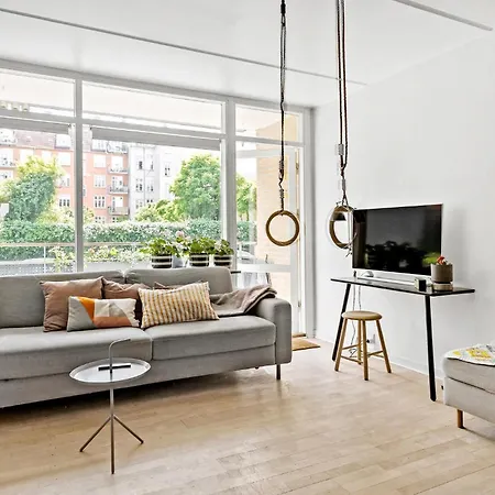 1 Bedroom Pet Friendly In Frederiksberg C *