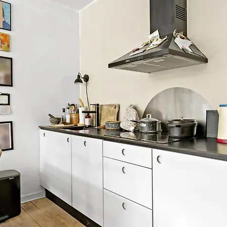 شقة 1 Bedroom Pet Friendly In Frederiksberg C كوبنهاجن