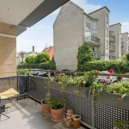 1 Bedroom Pet Friendly In Frederiksberg C شقة كوبنهاجن